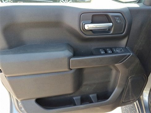 Used 2020 Chevrolet Silverado 1500 Custom w/ Custom Value Package image 9