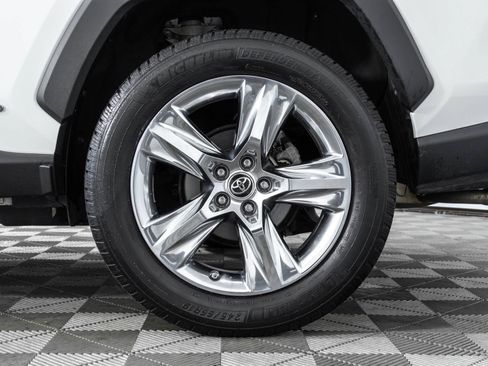 Used 2022 Toyota RAV4 LE AWD/4WD image 43