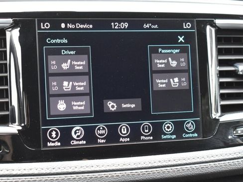 Used 2020 Chrysler Pacifica Limited w/ S Appearance Package FWD image 26