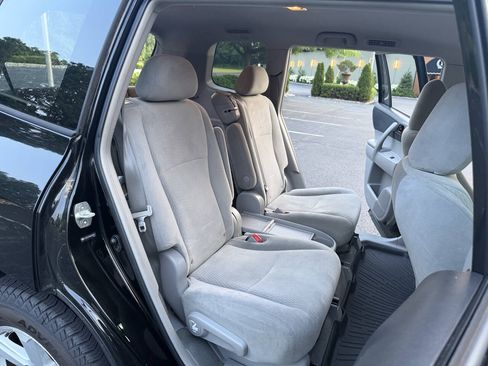 Used 2010 Toyota Highlander 2WD image 17