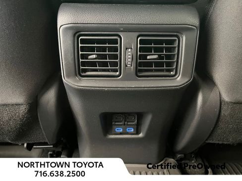 Used 2022 Toyota RAV4 SE image 22