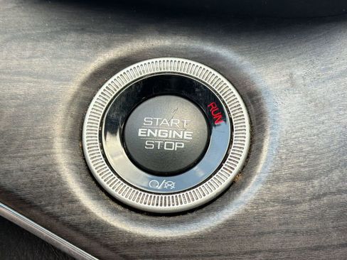Used 2023 Jeep Grand Cherokee Overland AWD/4WD image 27