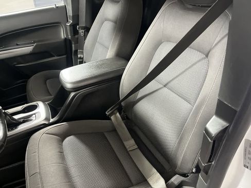 Used 2022 Chevrolet Colorado LT w/ Fleet Safety Package image 15