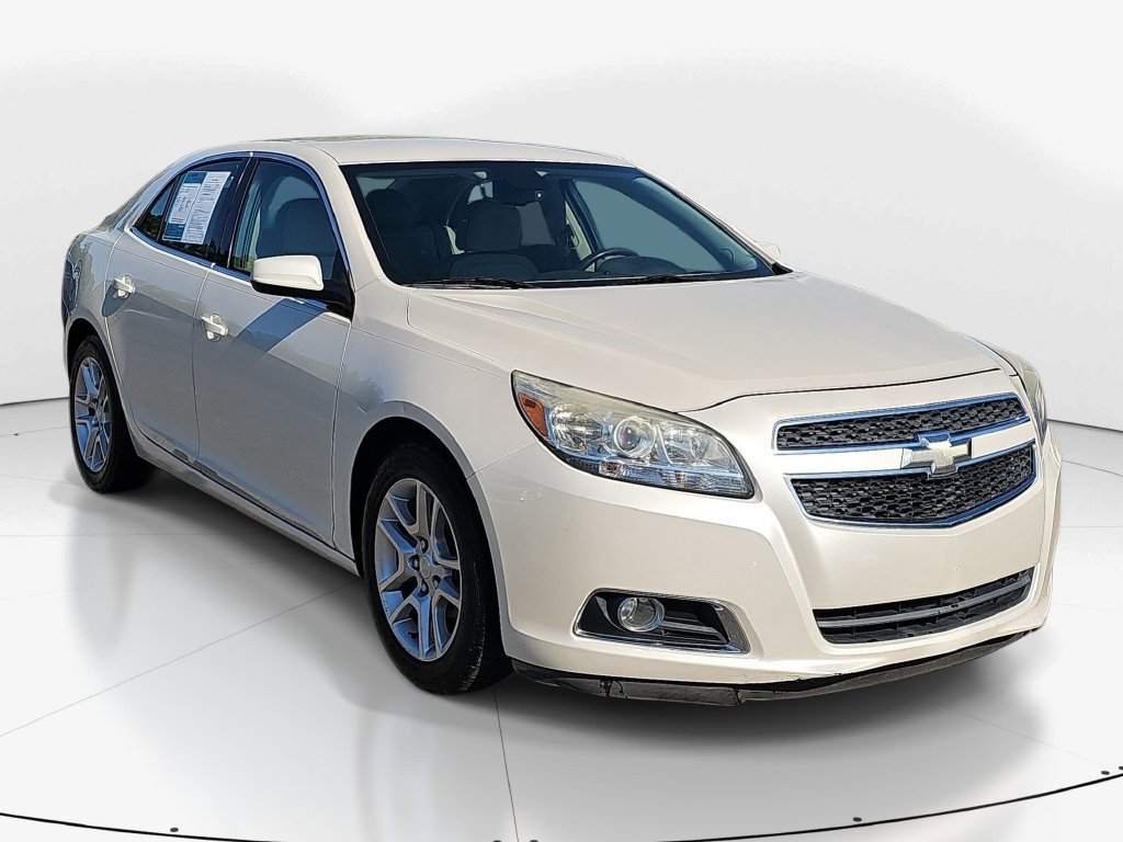 Used 2013 Chevrolet Malibu Eco w/ Navigation Package FWD image 3
