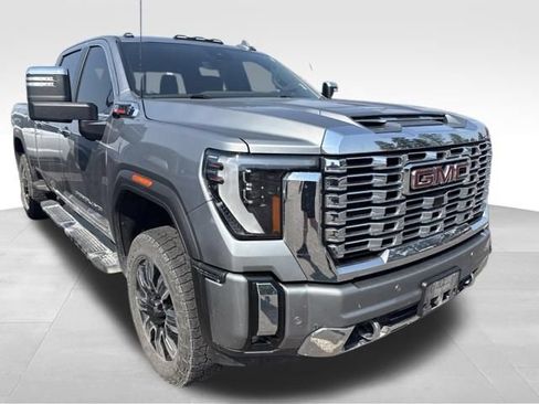 Used 2024 GMC Sierra 3500 Denali w/ Denali Reserve Package AWD/4WD image 17