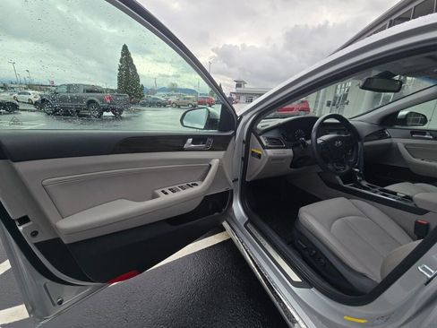 Used 2017 Hyundai Sonata Limited w/ Ultimate Package 04 image 16