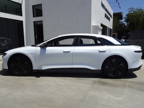 Used 2024 Lucid Air Touring AWD/4WD image 3