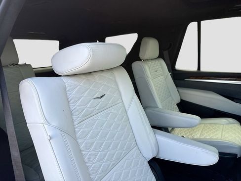 Used 2025 Cadillac Escalade Sport Platinum w/ LPO, Floor Liner Package AWD/4WD image 27