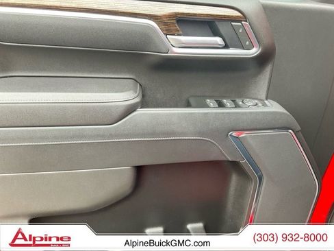 Used 2025 GMC Sierra 1500 Elevation image 19