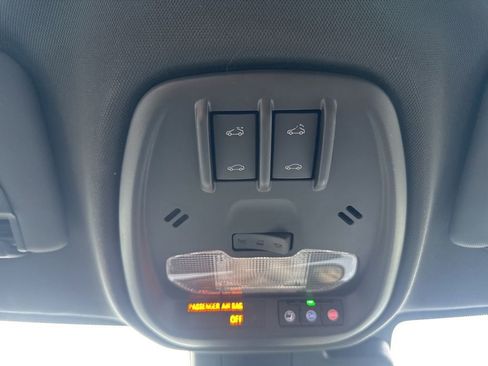 Used 2024 Chevrolet Trax RS w/ Sunroof Package image 24