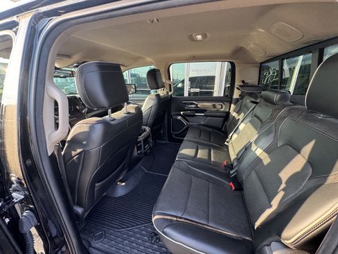 Used 2019 RAM 1500 Laramie AWD/4WD image 9