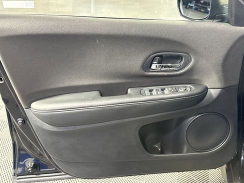 Used 2019 Honda HR-V LX image 15