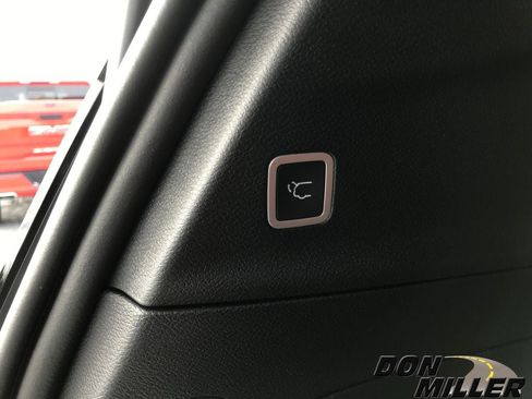 New 2026 Chrysler Pacifica Select image 34