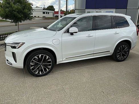 New 2026 Volvo XC90 T8 Plus w/ Protection Package AWD/4WD image 11