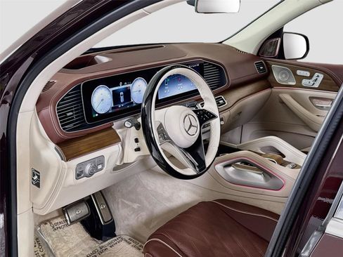 Used 2024 Mercedes-Benz Maybach GLS 600 4MATIC image 15