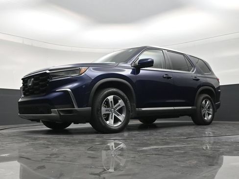 Used 2025 Honda Pilot EX-L image 18