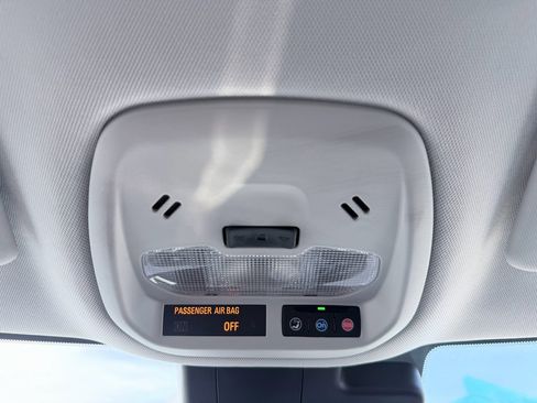 Used 2024 Chevrolet Trax LT w/ LT Convenience Package FWD image 15