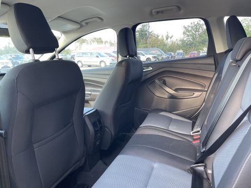 Used 2019 Ford Escape SE FWD image 11
