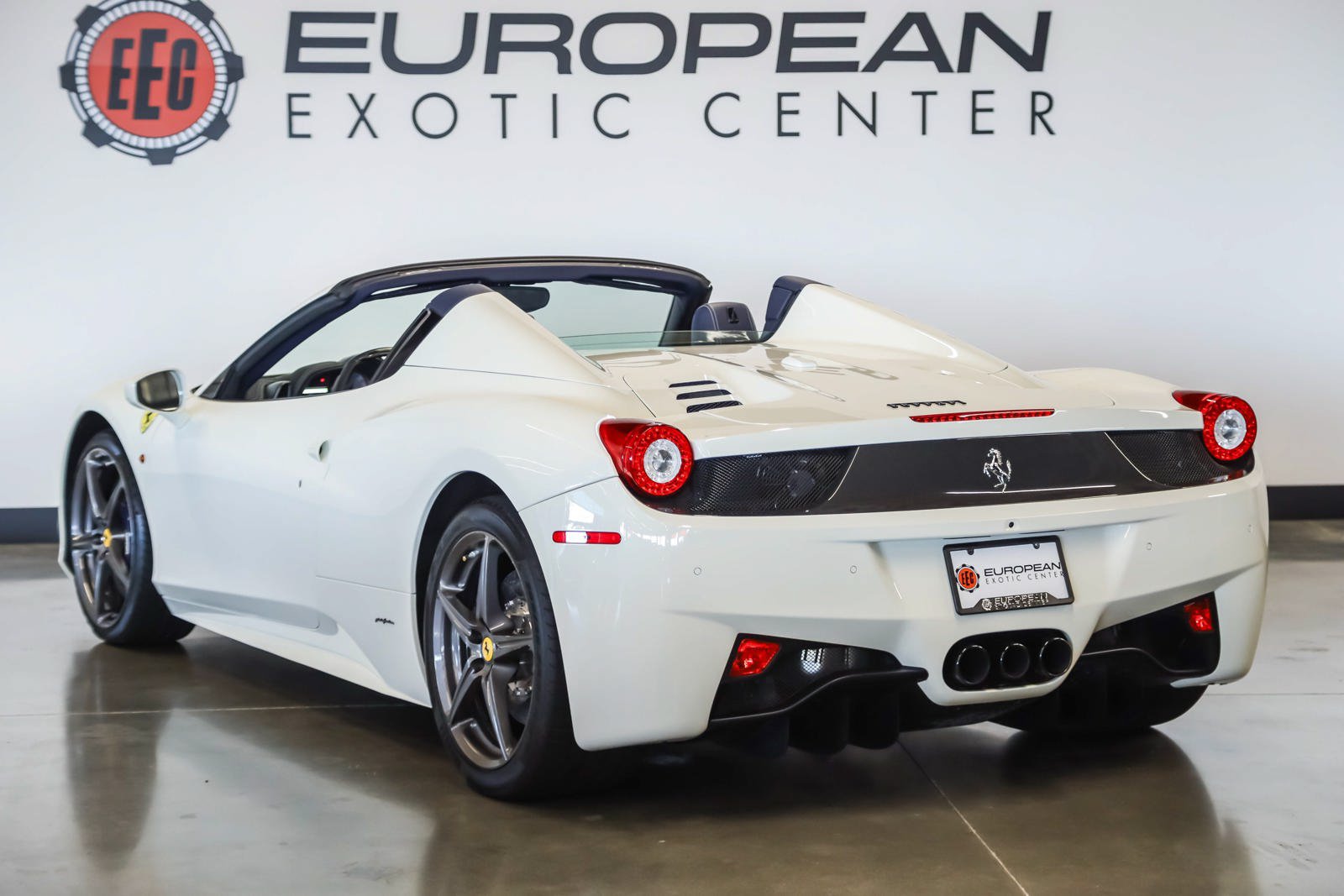 Used 2015 Ferrari 458 Spider RWD image 10