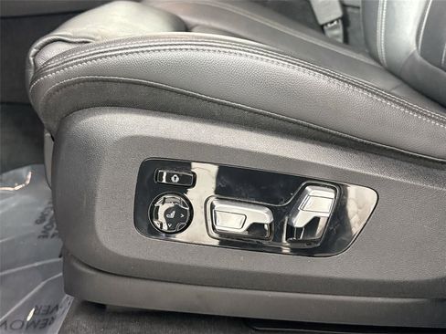 Used 2020 BMW X5 xDrive50i w/ Executive Package image 32