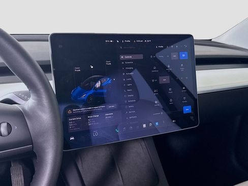 Used 2021 Tesla Model 3 Standard Range Plus image 18