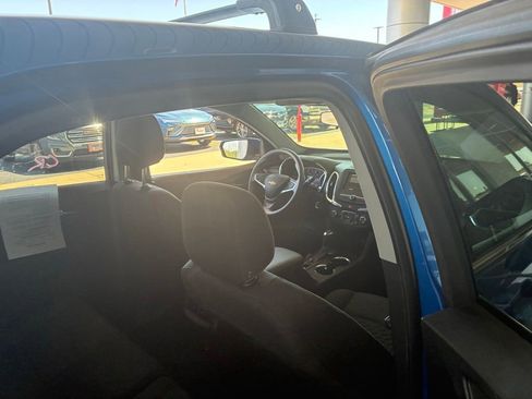 Used 2019 Chevrolet Equinox LT FWD image 17
