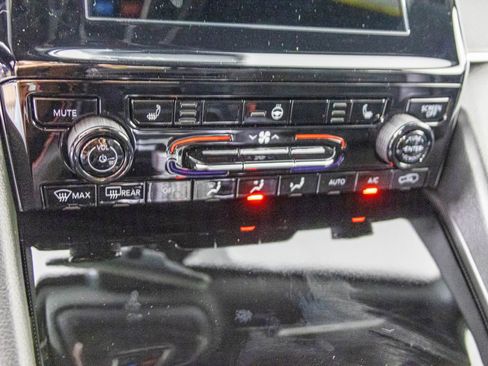 New 2025 Jeep Grand Cherokee Laredo image 23