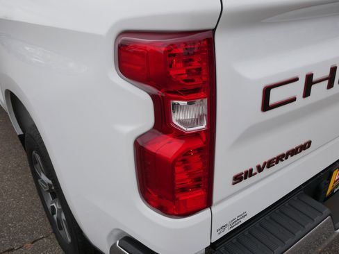 Used 2023 Chevrolet Silverado 1500 LT image 17