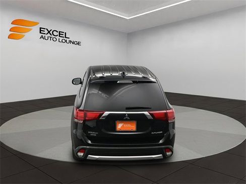 Used 2018 Mitsubishi Outlander SE image 41