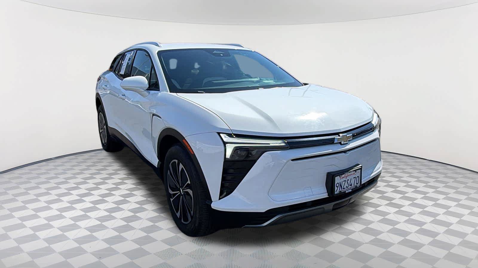 Used 2024 Chevrolet Blazer EV LT AWD/4WD image 3
