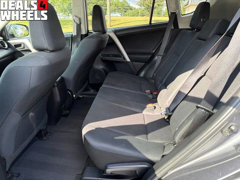 Used 2016 Toyota RAV4 LE AWD/4WD image 11