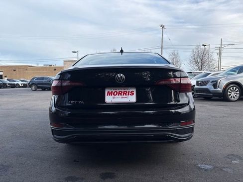 Used 2022 Volkswagen Jetta Sport image 4