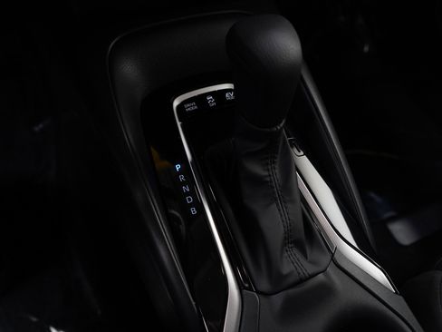 Used 2025 Toyota Corolla LE image 19