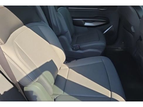 Used 2024 Kia EV9 Light Long Range RWD image 6