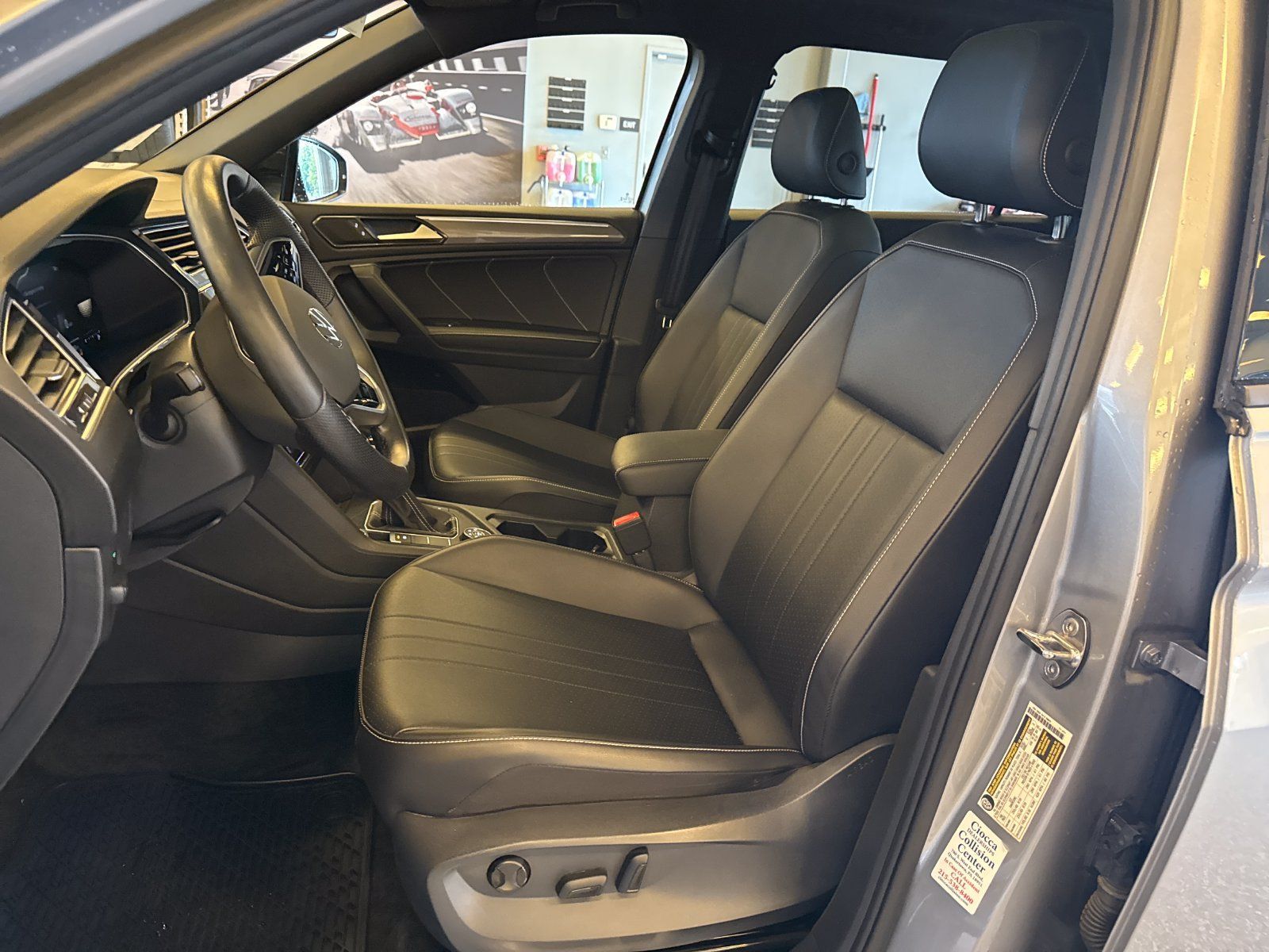 Certified 2024 Volkswagen Tiguan SE R-Line AWD/4WD image 10