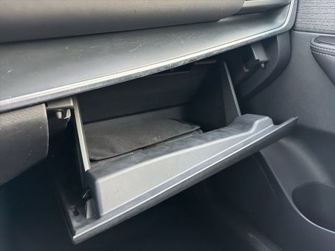 Used 2021 Nissan Rogue S image 23