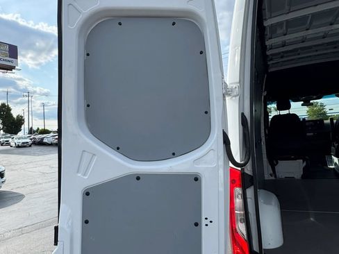 Used 2024 Mercedes-Benz Sprinter 2500 image 22