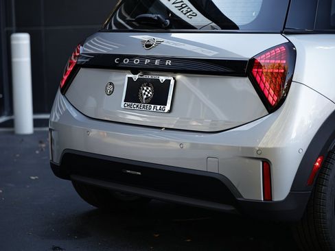 New 2026 MINI Cooper 2-Door Hardtop image 9