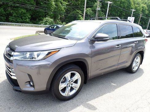 Certified 2019 Toyota Highlander Limited AWD/4WD image 11