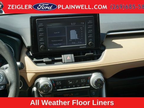 Used 2021 Toyota RAV4 XLE AWD/4WD image 14