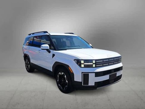 Used 2025 Hyundai Santa Fe SEL AWD/4WD image 2