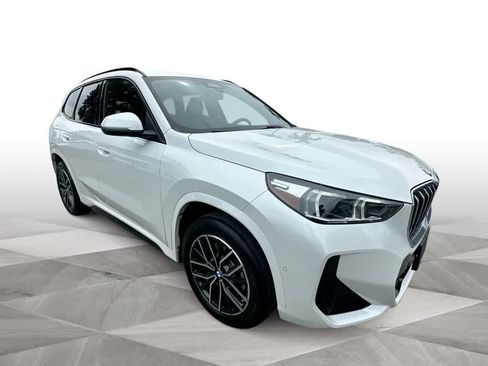 Used 2025 BMW X1 xDrive28i AWD/4WD image 2