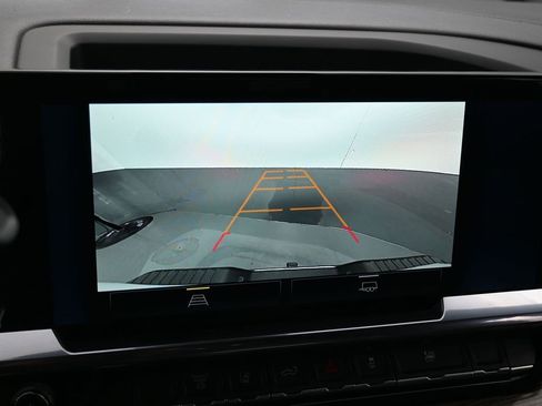 Used 2025 Chevrolet Silverado 2500 LT w/ Convenience Package image 19