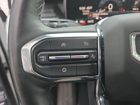 Used 2025 GMC Acadia Elevation image 23