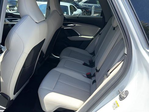 Used 2025 Audi Q5 Premium w/ Premium Plus AWD/4WD image 12