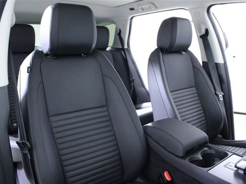 Used 2025 Land Rover Discovery Sport S AWD/4WD image 18