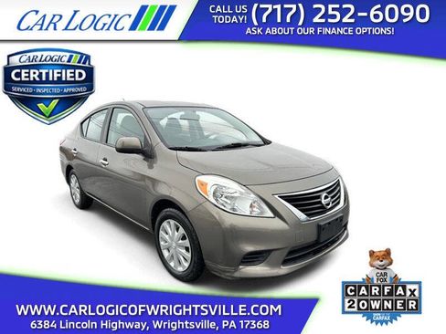 Used 2012 Nissan Versa SV image 1