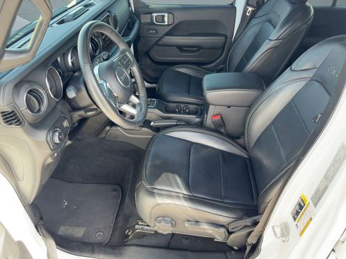 Used 2023 Jeep Wrangler Sahara w/ Cold Weather Group image 5