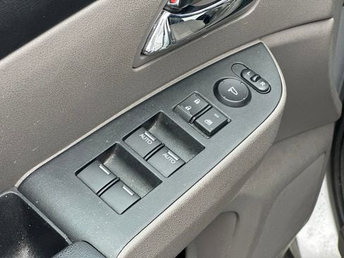 Used 2015 Honda Odyssey EX image 16