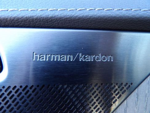 Certified 2025 Volvo XC90 B6 Ultra image 14